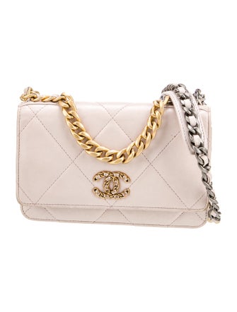 Chanel 19 Wallet On Chain