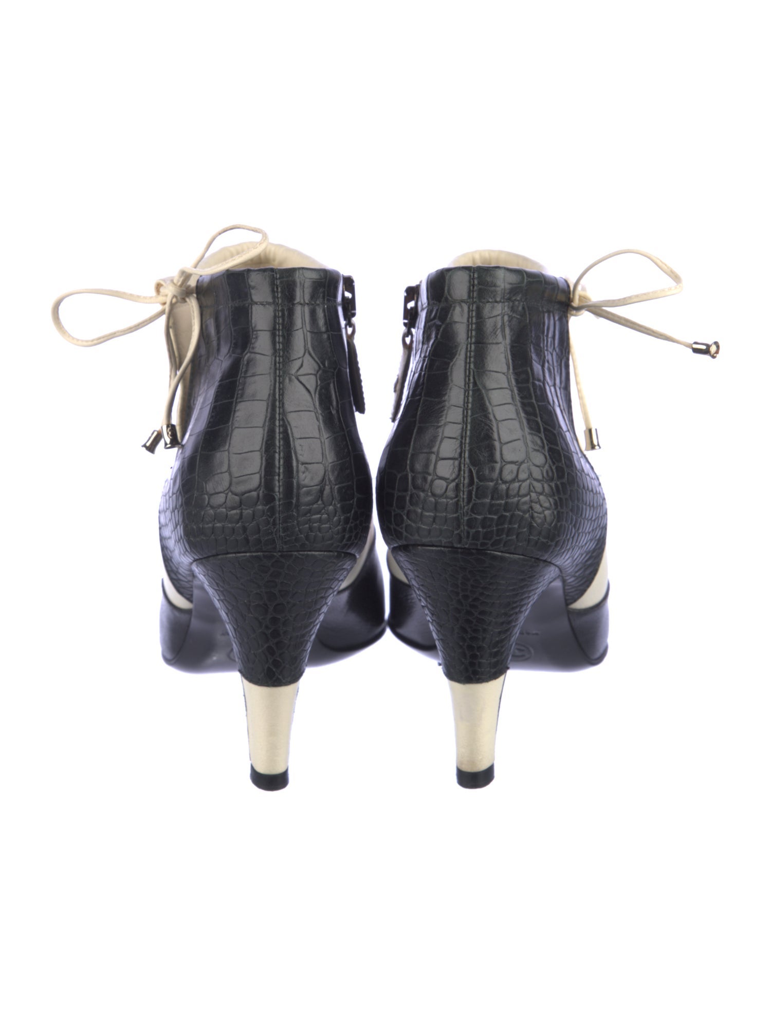 Chanel Vintage Interlocking CC Logo Boots