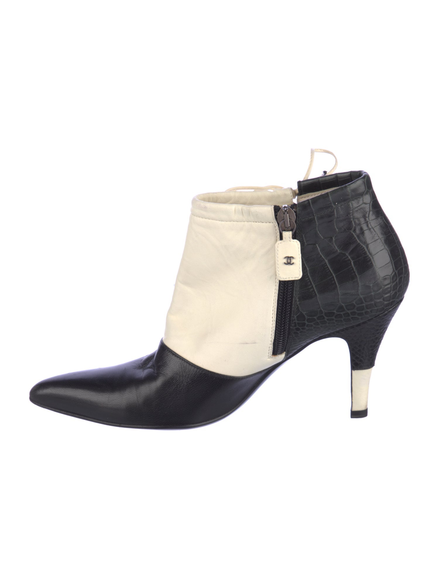 Chanel Vintage Interlocking CC Logo Boots