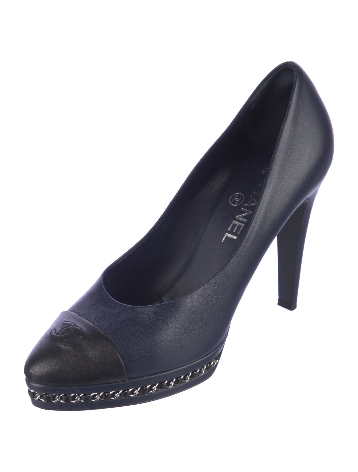 Chanel Interlocking CC Logo Leather Pumps