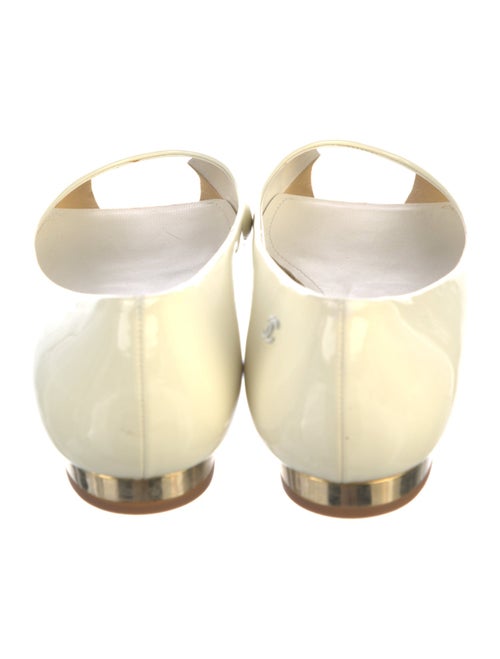 Chanel Interlocking CC Logo Patent Leather Flats