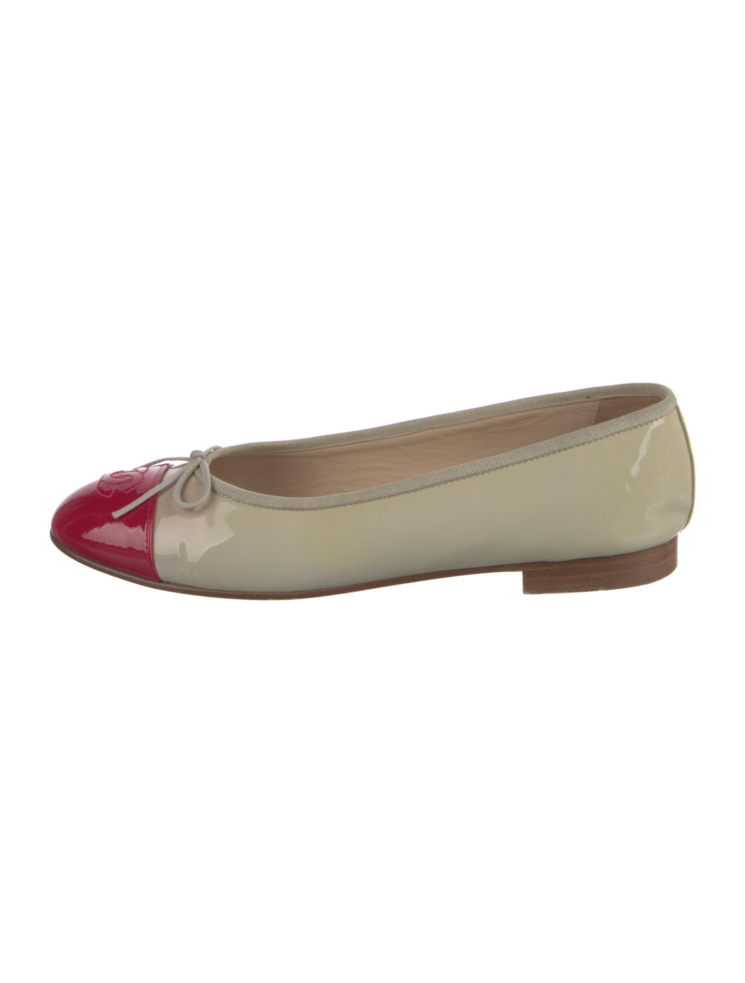Chanel Interlocking CC Logo Patent Leather Ballet Flats