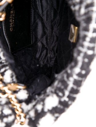 Chanel 2023 Camellia Mini 22 Hobo