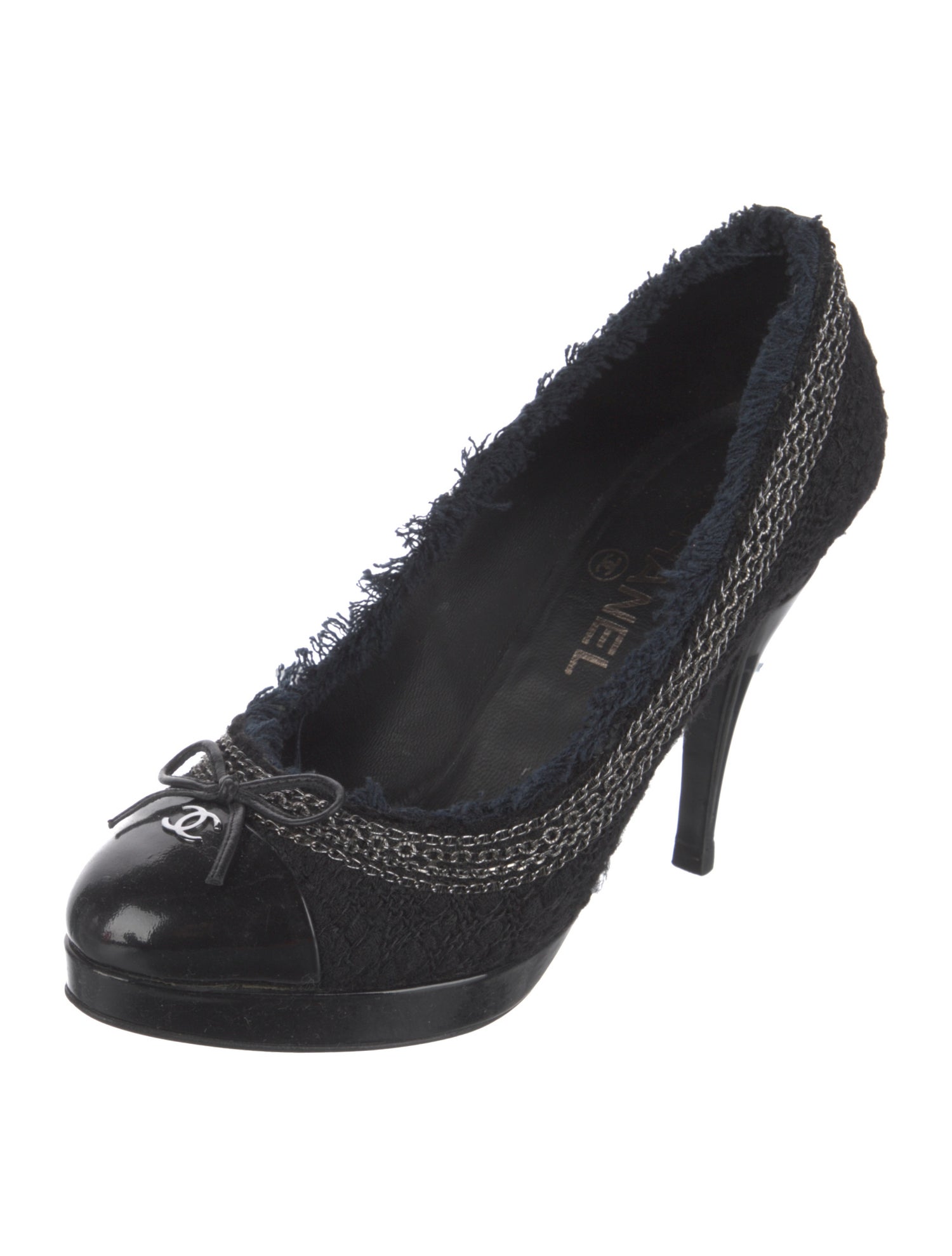 Chanel Interlocking CC Logo Tweed Pumps