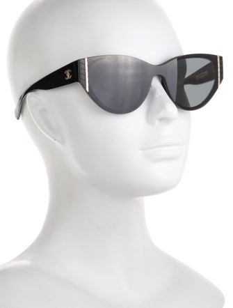 Chanel Interlocking CC Logo Cat-Eye Sunglasses