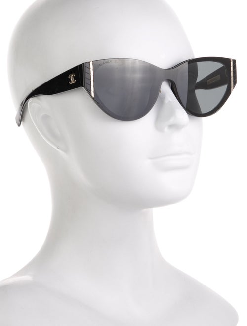 Chanel Interlocking CC Logo Cat-Eye Sunglasses