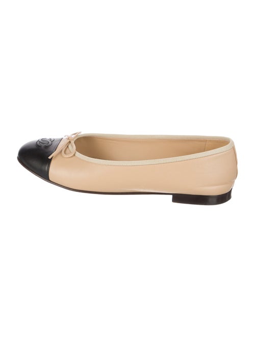 Chanel Interlocking CC Logo Leather Ballet Flats