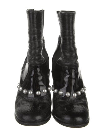 Chanel 2014 Interlocking CC Logo Chelsea Boots