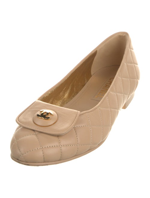 Chanel 2023 Interlocking CC Logo Flats