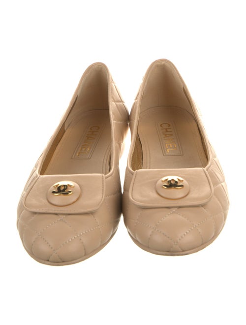 Chanel 2023 Interlocking CC Logo Flats