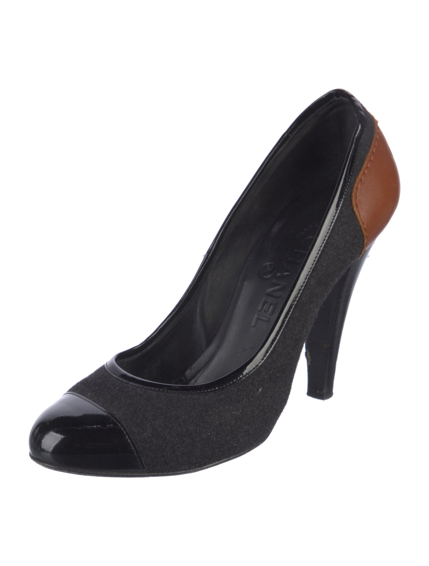 Chanel Interlocking CC Logo Wool Pumps