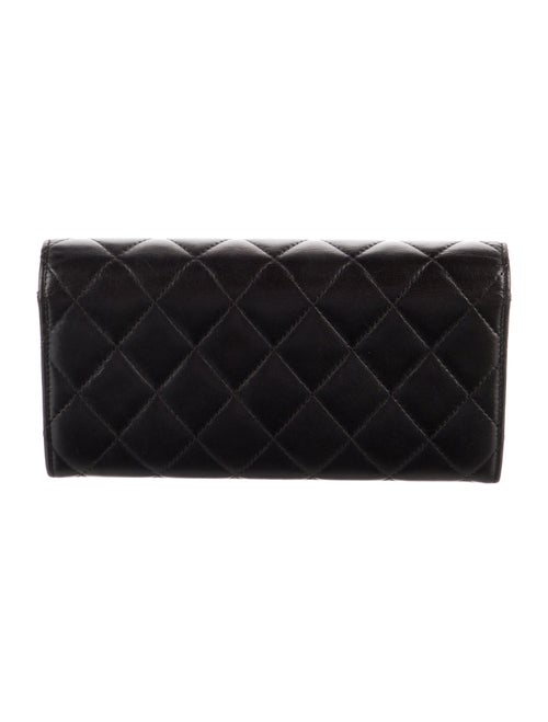 Chanel 2017-2018 Interlocking CC Logo Trifold Wallet