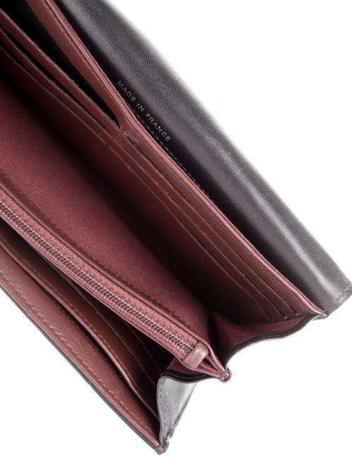 Chanel 2017-2018 Interlocking CC Logo Trifold Wallet