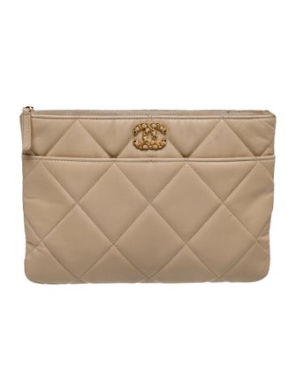 Chanel Quilted 19 O-Case