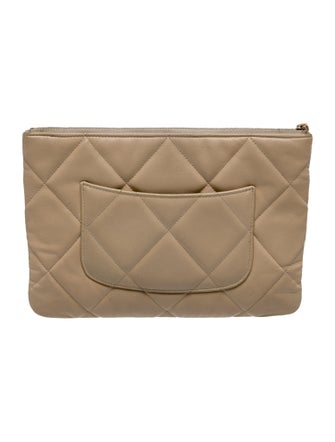 Chanel Quilted 19 O-Case