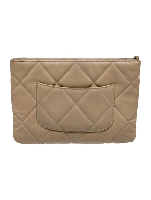 Chanel Quilted 19 O-Case