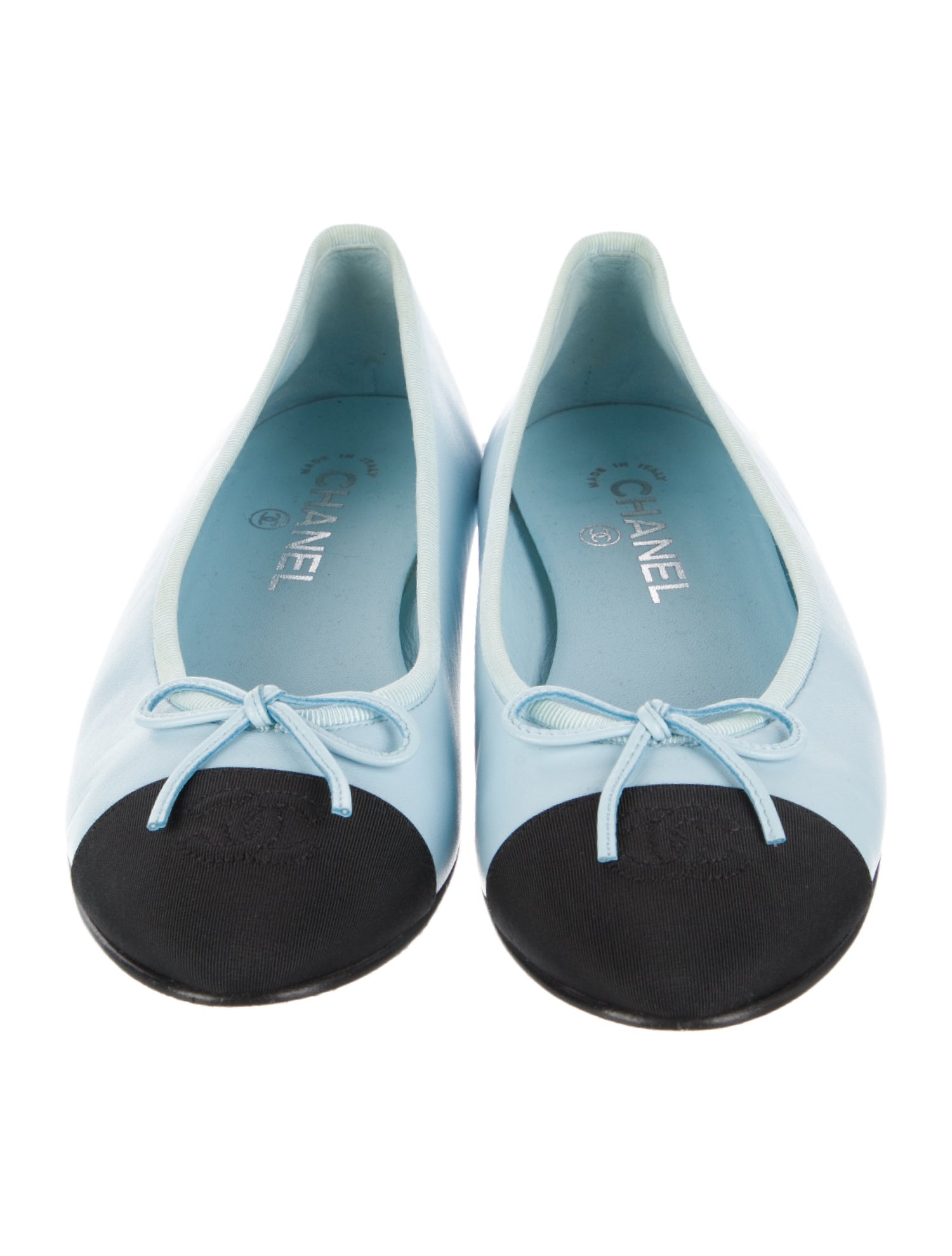 Chanel Interlocking CC Logo Leather Ballet Flats