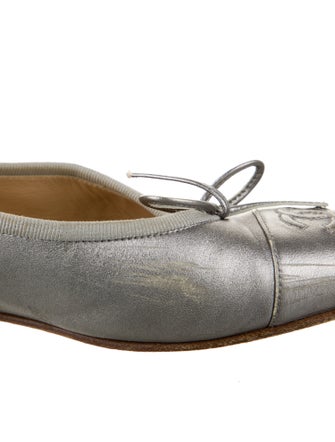 Chanel Interlocking CC Logo Leather Ballet Flats