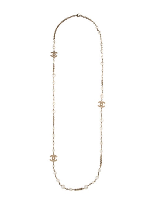 Chanel Faux Pearl CC Station Necklace