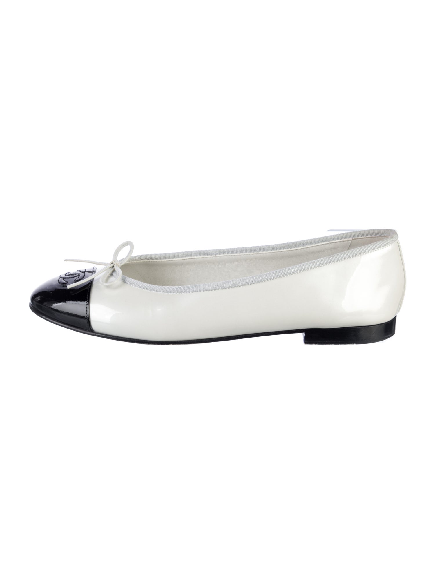 Chanel Interlocking CC Logo Patent Leather Ballet Flats