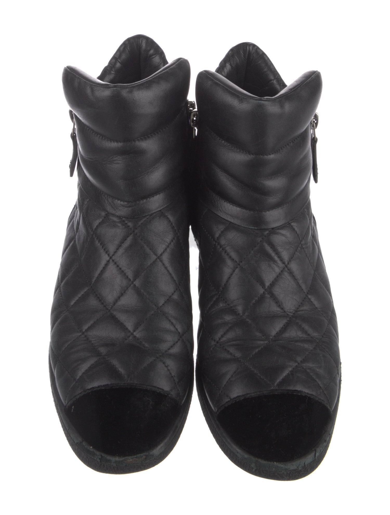 Chanel Interlocking CC Logo Leather Snow Boots