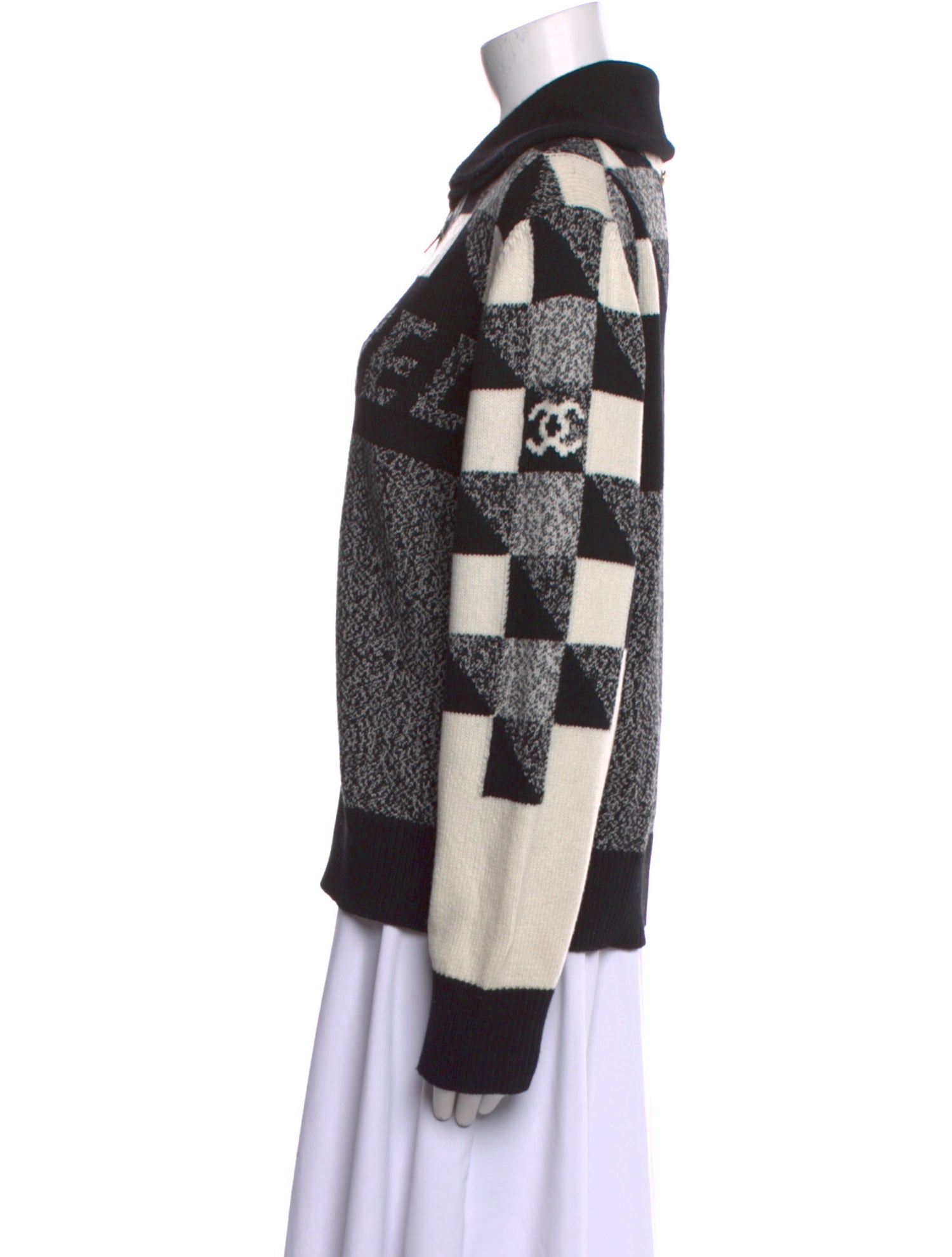 Chanel 2022 Coco Neige Sweater