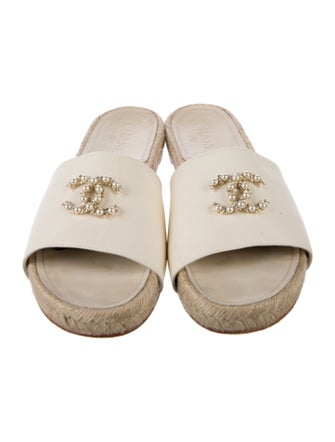 Chanel 2018 Interlocking CC Logo Espadrilles