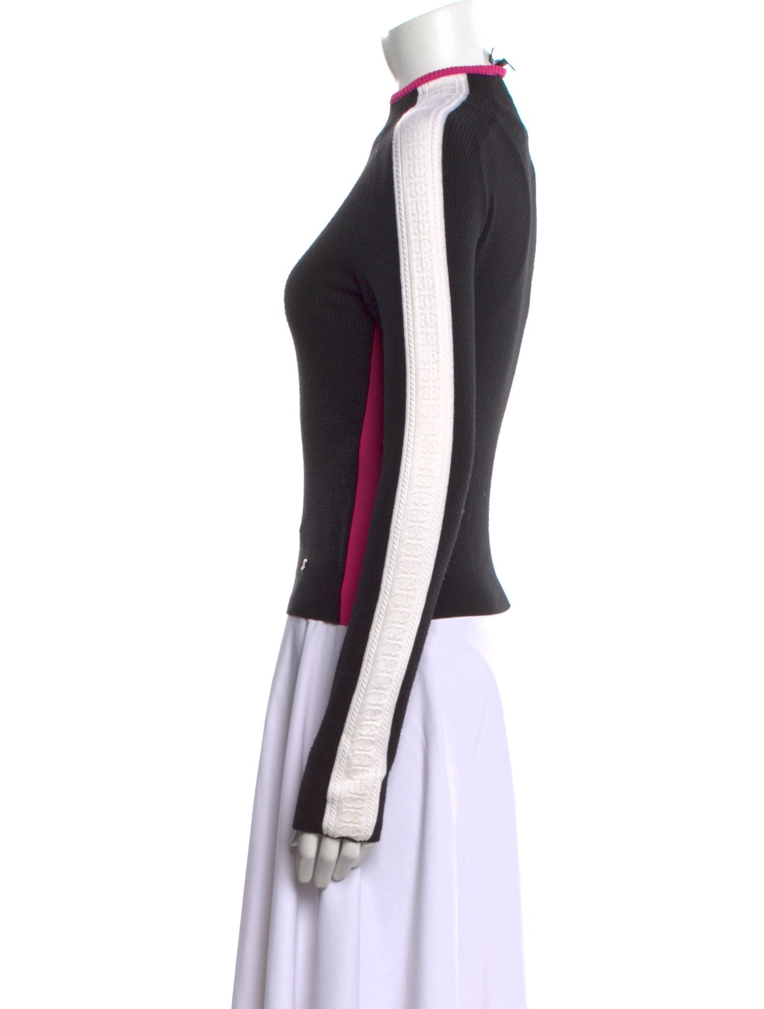 Chanel 2023 Coco Neige Sweater