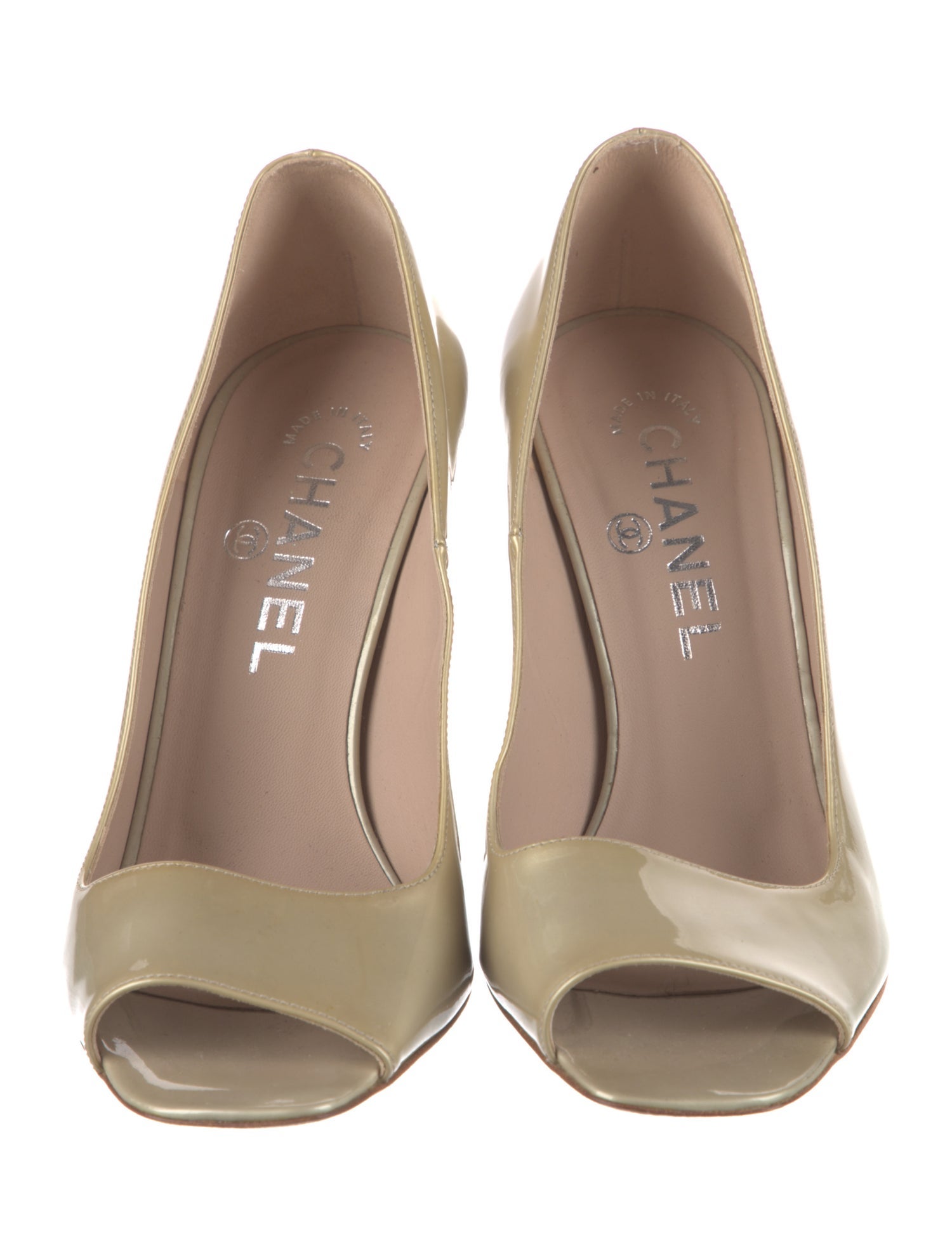 Chanel 2009 Interlocking CC Logo Pumps