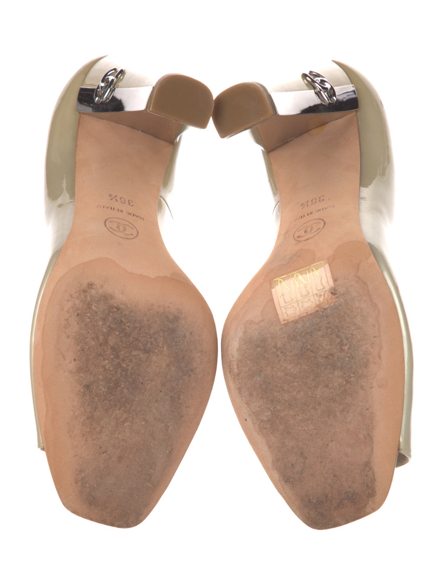 Chanel 2009 Interlocking CC Logo Pumps