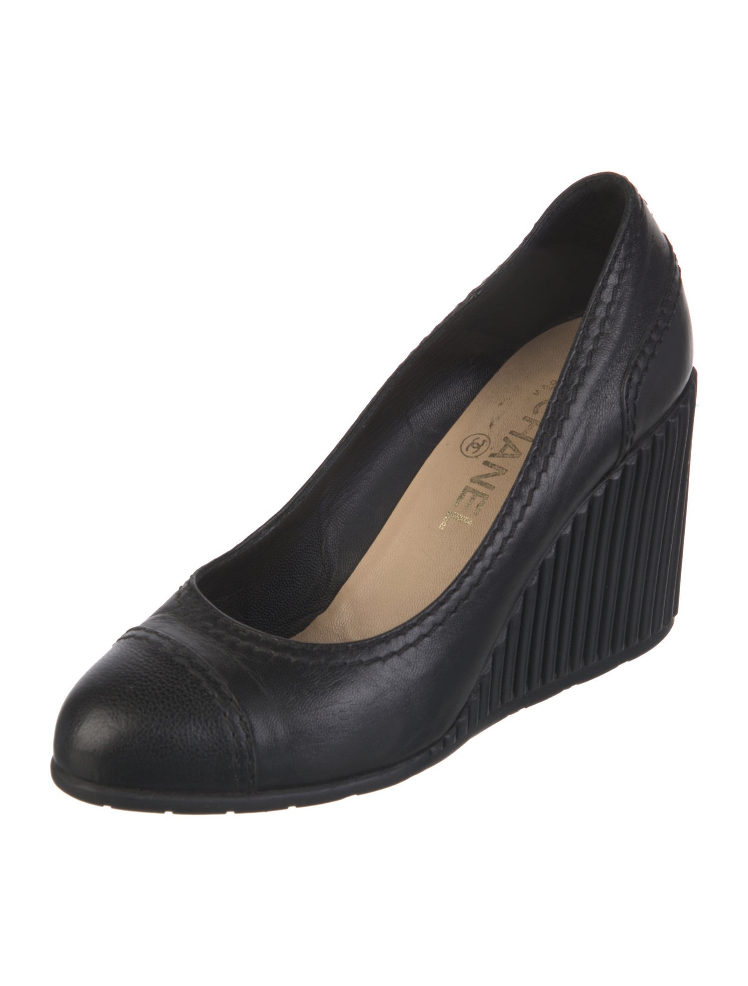 Chanel 2000's Interlocking CC Logo Pumps