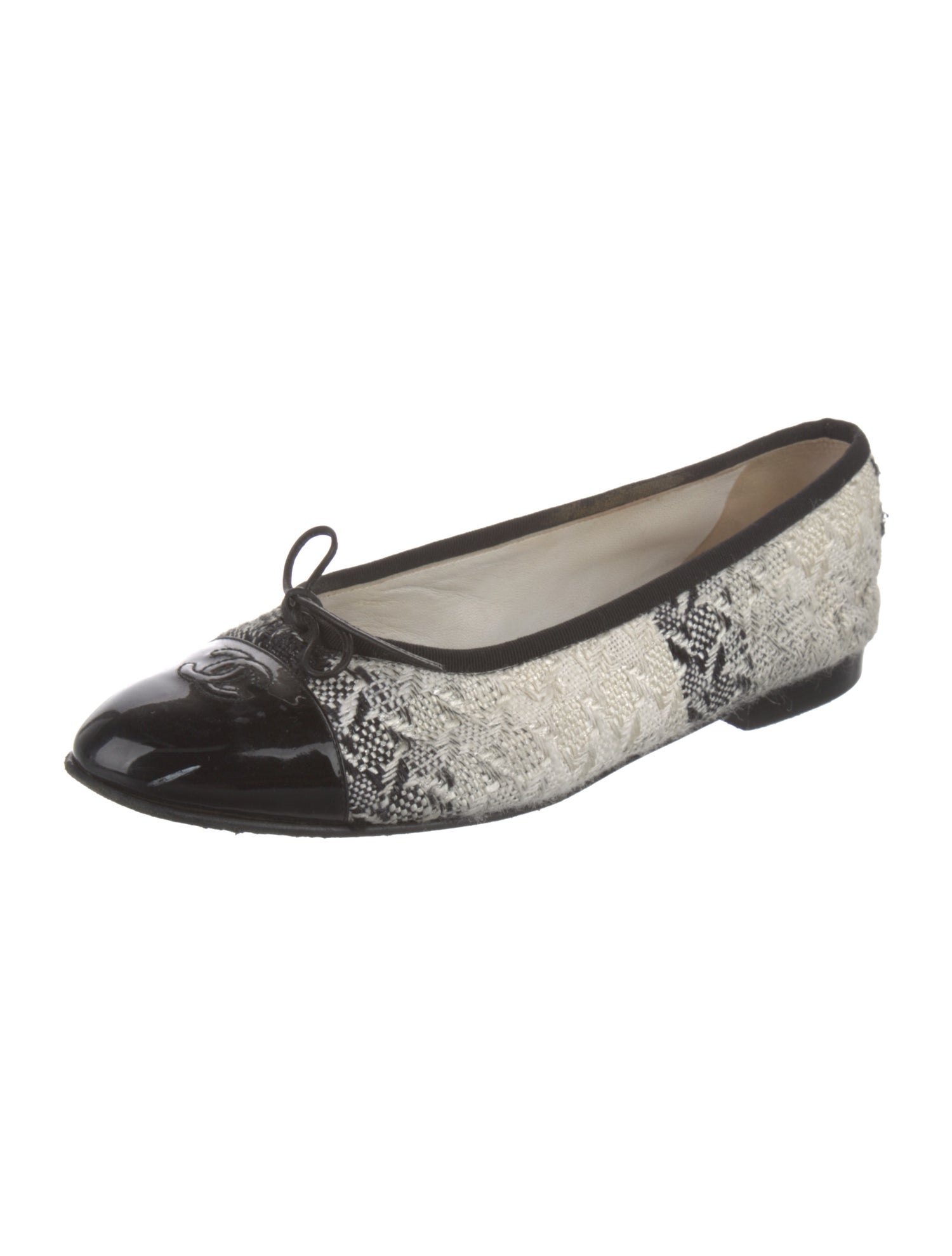 Chanel 2006 Interlocking CC Logo Ballet Flats