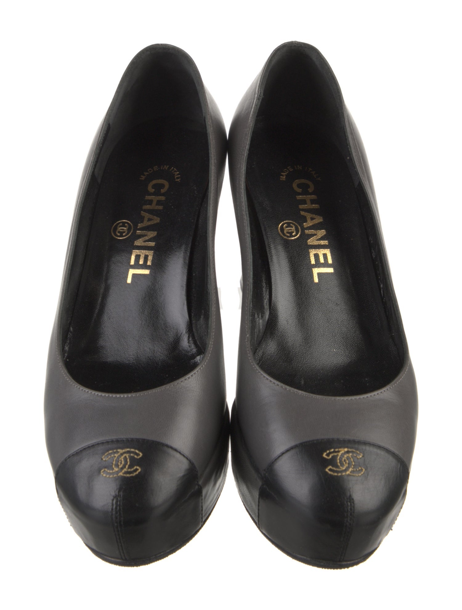 Chanel Interlocking CC Logo Leather Pumps