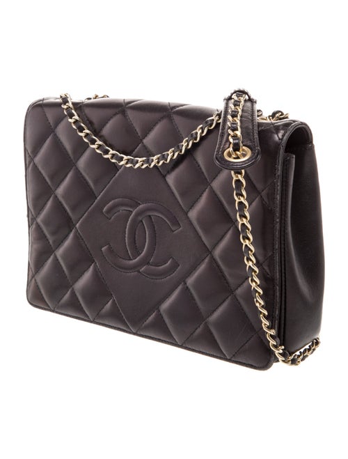 Chanel Medium Diamond CC Flap Bag