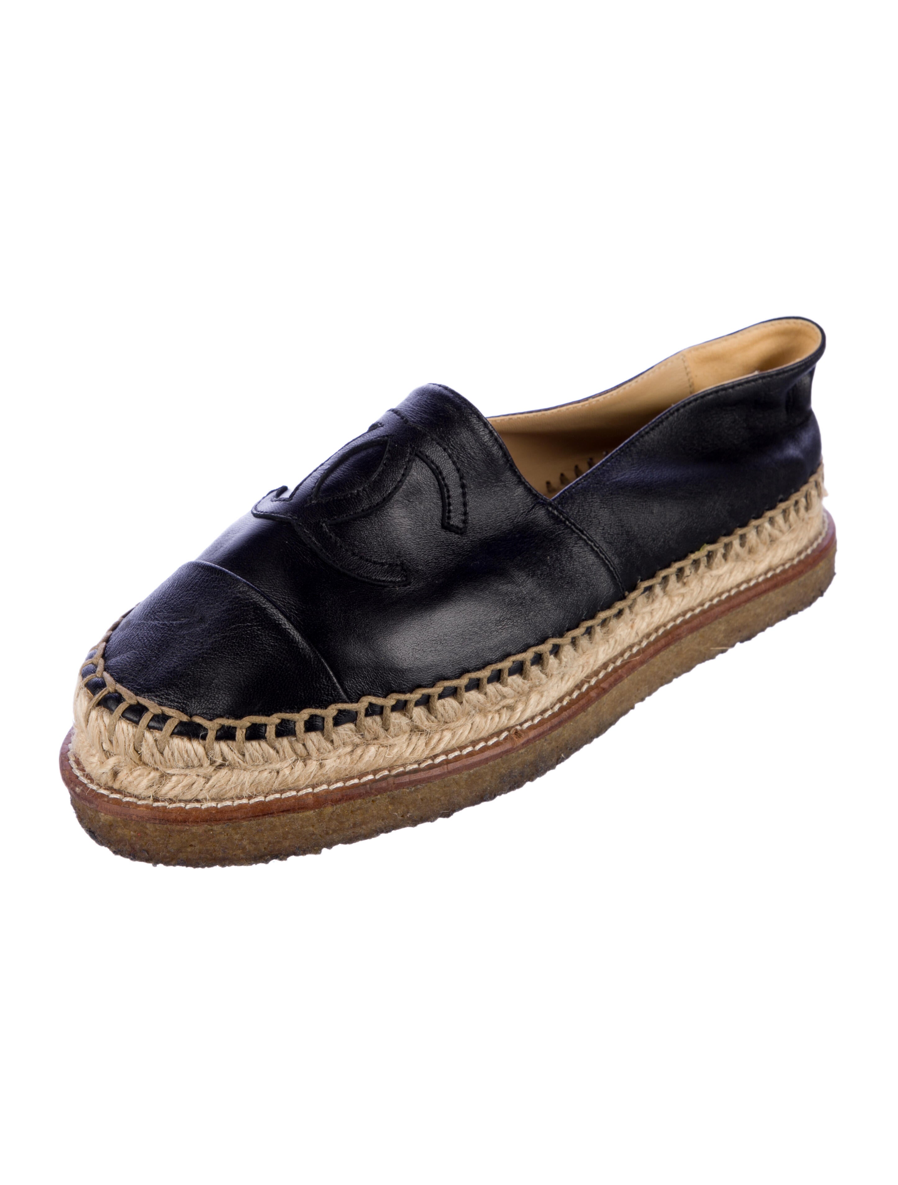 Chanel Interlocking CC Logo Leather Espadrilles