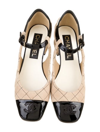 Chanel 2022 Interlocking CC Logo Slingback Pumps
