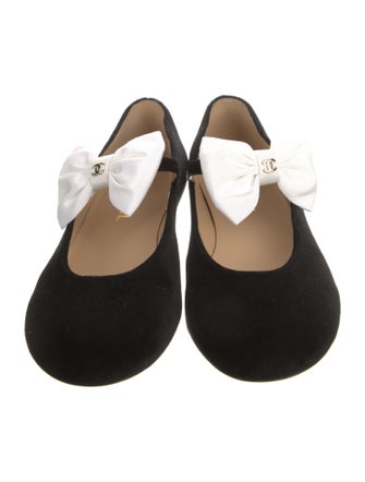 Chanel 2024 Interlocking CC Logo Mary Jane Flats