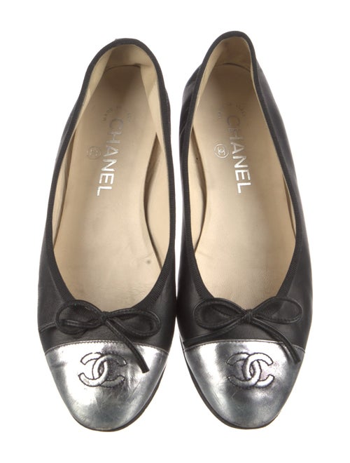 Chanel Interlocking CC Logo Leather Ballet Flats