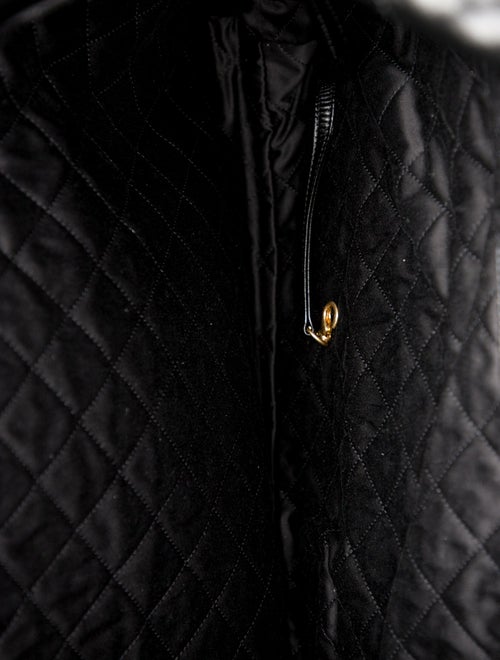 Chanel Large 22 Hobo