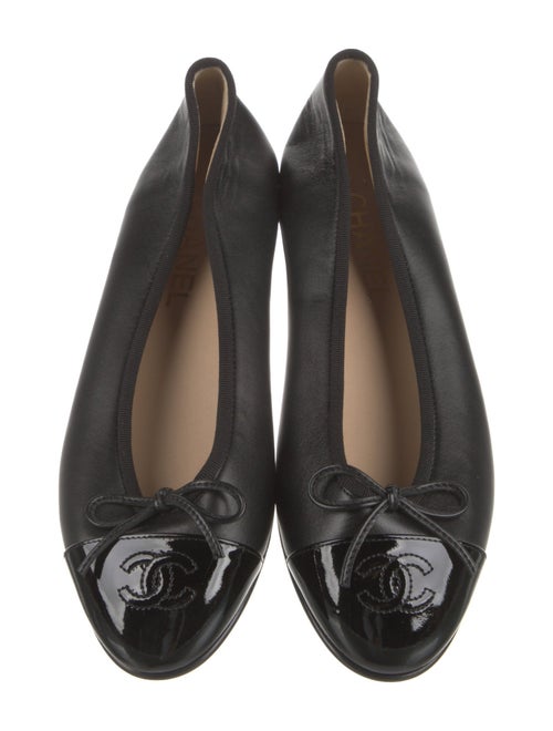 Chanel Interlocking CC Logo Leather Ballet Flats