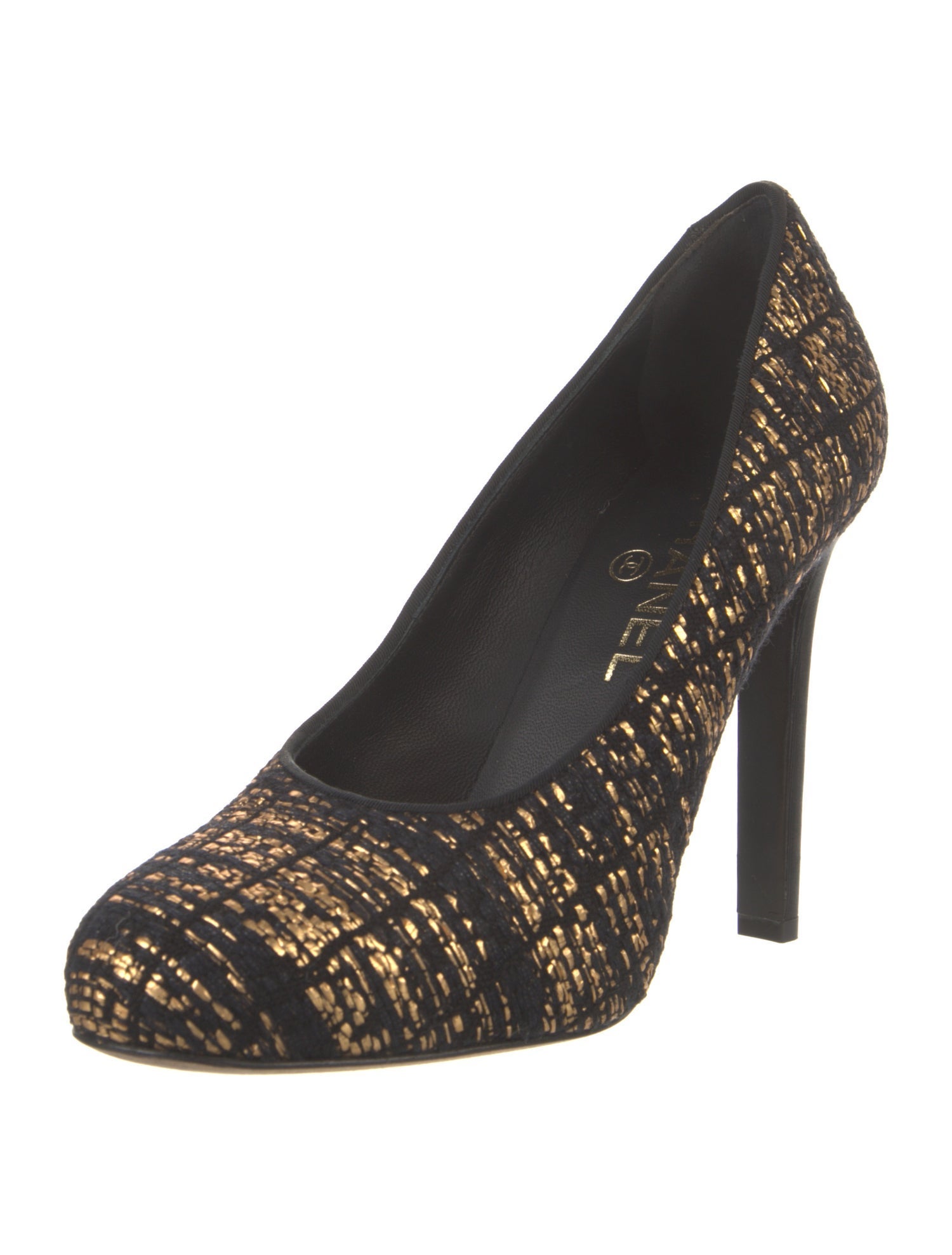 Chanel Interlocking CC Logo Tweed Pumps