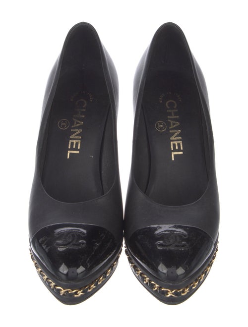 Chanel Interlocking CC Logo Leather Pumps