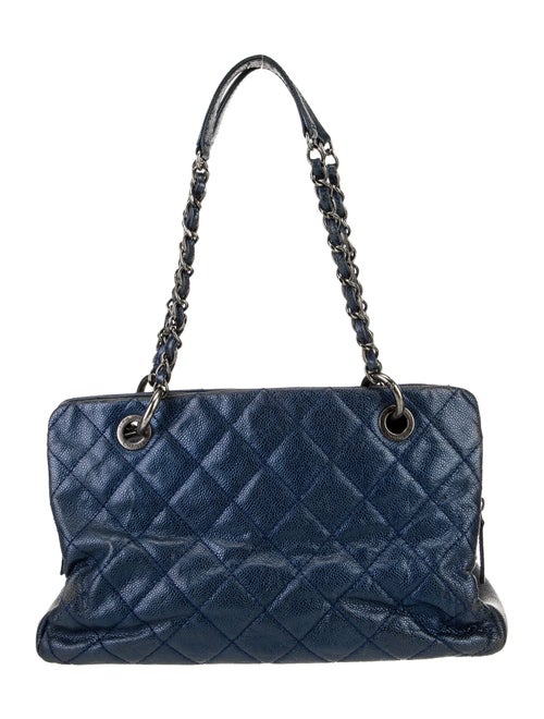 Chanel Small Chic Shopping Tote