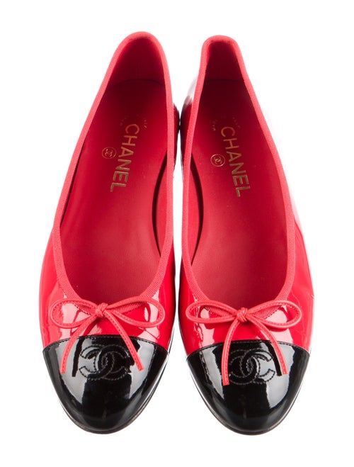 Chanel Interlocking CC Logo Patent Leather Ballet Flats