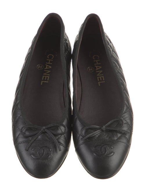 Chanel Interlocking CC Logo Leather Ballet Flats