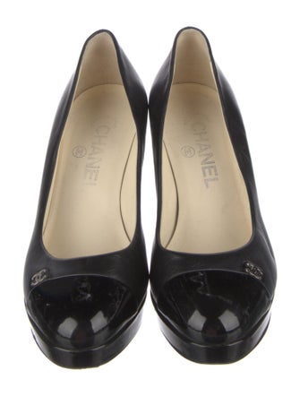 Chanel 2011 Interlocking CC Logo Pumps