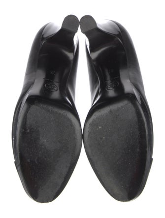 Chanel 2011 Interlocking CC Logo Pumps