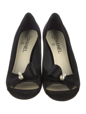 Chanel Interlocking CC Logo Satin Pumps