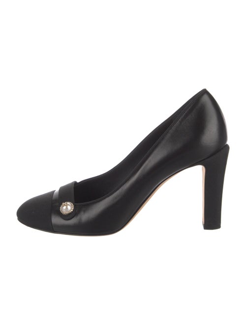 Chanel Interlocking CC Logo Leather Pumps
