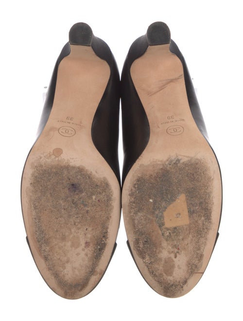 Chanel Interlocking CC Logo Leather Pumps